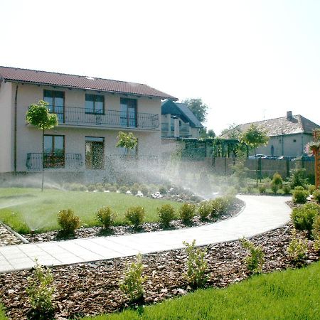 Penzion Karen Hotel Podhájska Eksteriør billede